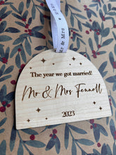 Load image into Gallery viewer, The Year We Got Married Bauble, Married 2023 Christmas Ornament, Mr & Mrs Tree DecorationsNewlywed Gifts, Personalised First Xmas