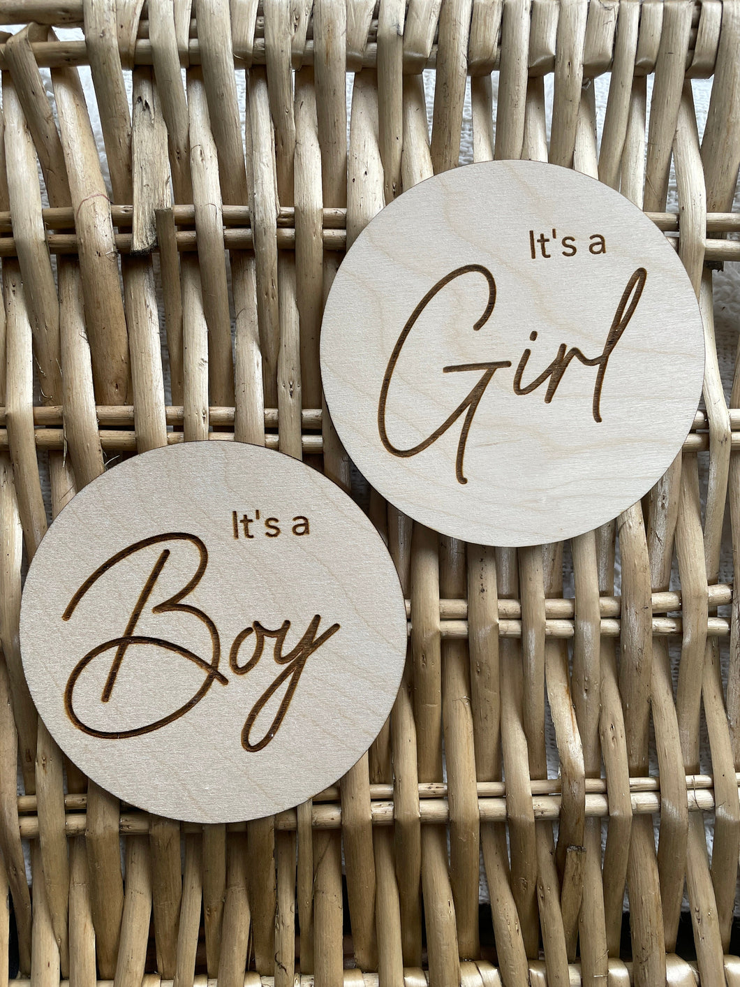 Gender Reveal Wooden Disc, Its a Boy, Its a Girl Announcement, Baby Shower Gift, Surprise Baby Reveal, Baby Announcement, Baby Photo Prop